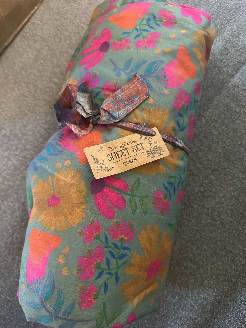 Natural Life Queen Floral Sheet Set - Green Background with Pink & Gold Flower